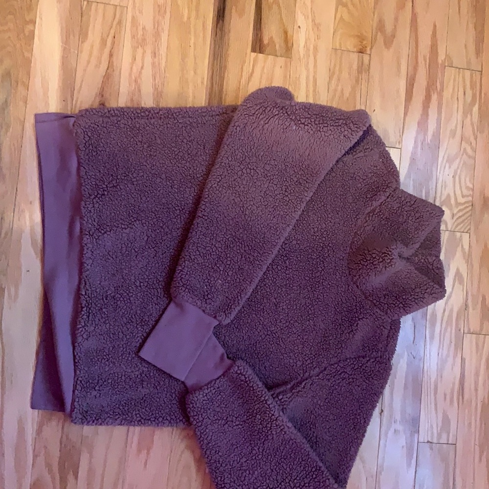 Large women’s, pink sweater